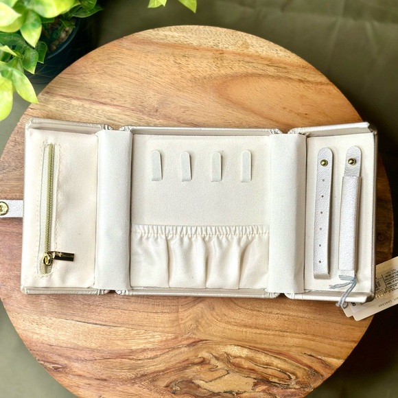 A New Day Jewelry Box with Snap Closure - Picture 3 of 4